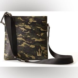 Spear Courier Camouflage Leather Cross‎ Body Bag| Unisex | NEW/NWT!!🤎💚🤎💚